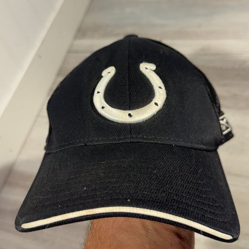 INDIANAPOLIS COLTS Hat Black White Sandwich Peak Fitted Reebok NFL Mesh Back M/L